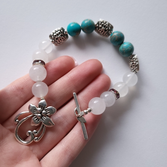 New Turquoise Stones and Beads Bracelet - Picture 3 of 4